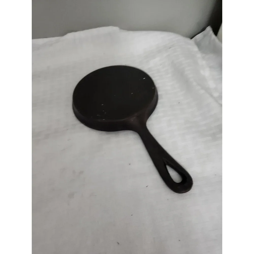Vintage Miniature Cast Iron Skillet Small Decorative Frying Pan Spoon Rest Black